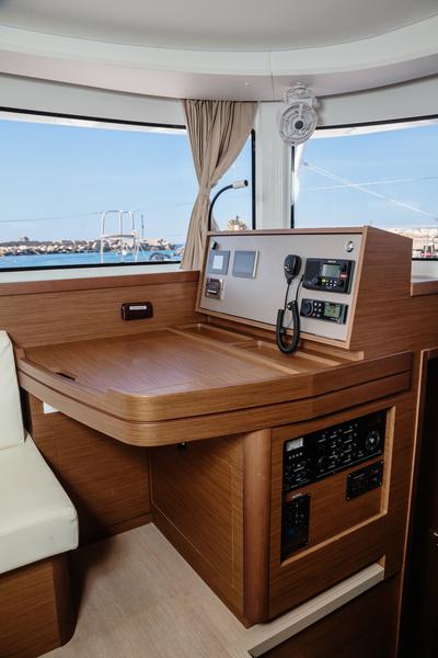 Book yachts online - catamaran - Lagoon 42 - Cappero - Comfort line - rent