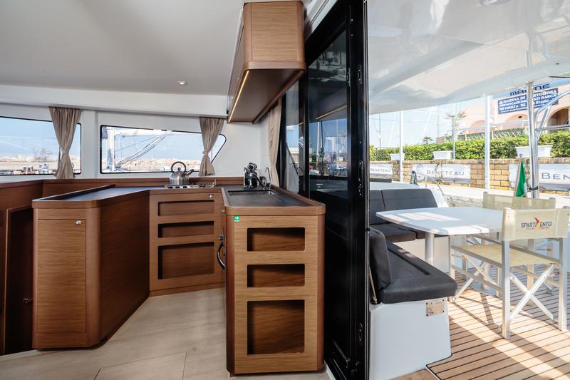 Book yachts online - catamaran - Lagoon 42 - Cappero - Comfort line - rent