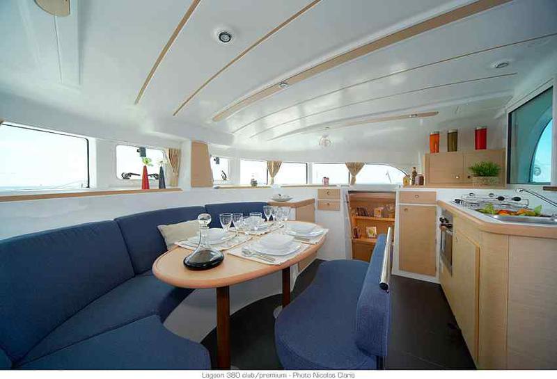 Book yachts online - catamaran - Lagoon 380 S2 - Ploto - Standard line - rent
