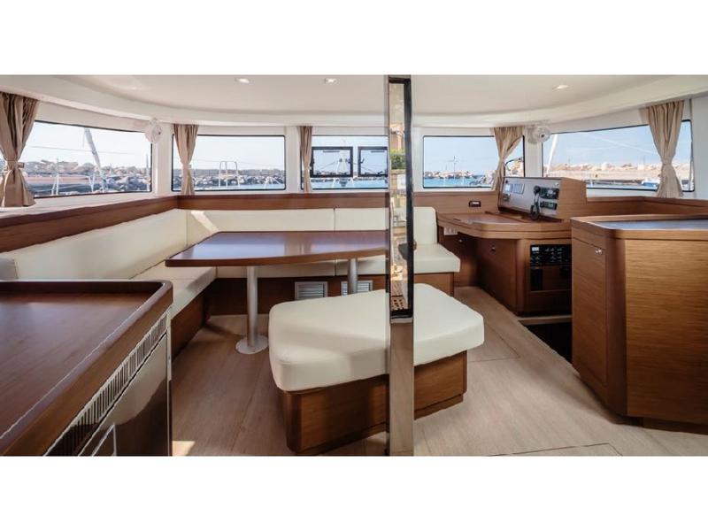 Book yachts online - catamaran - Lagoon 42 - Cassatina - Premium line - rent