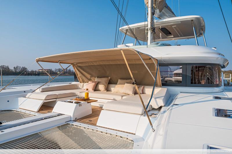 Book yachts online - catamaran - Lagoon 55 - SAILUXE - Strafico - rent