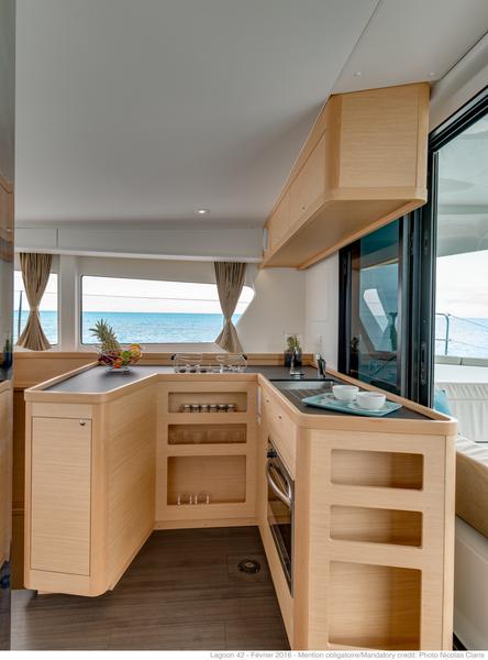 Book yachts online - catamaran - Lagoon 42 - Nacatuli - Comfort line - rent