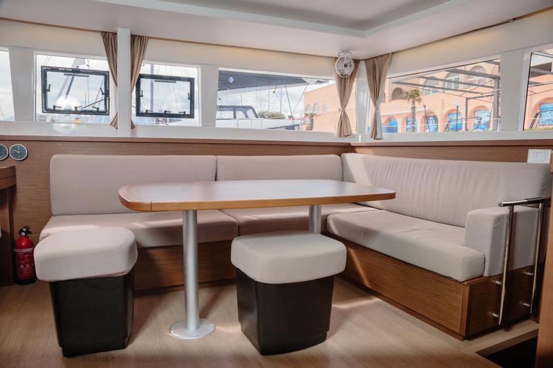 Book yachts online - catamaran - Lagoon 450 Fly - Didyme - Comfort line - rent