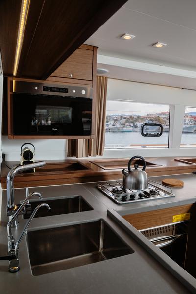 Book yachts online - catamaran - Lagoon 450 Fly - Didyme - Comfort line - rent