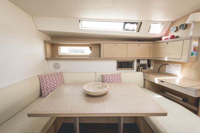 Book yachts online - sailboat - Oceanis 45 - New - Comfort line - rent