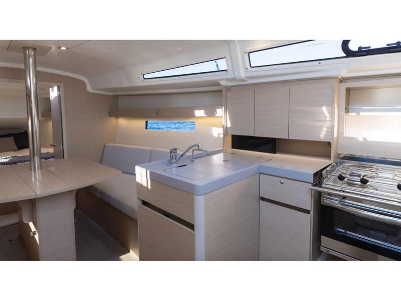 Book yachts online - sailboat - Oceanis 34.1 - Pluto - Comfort line - rent