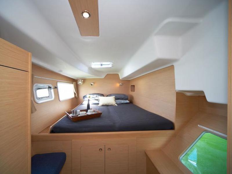 Book yachts online - catamaran - Lagoon 380 S2 - Malvasia - Standard line - rent