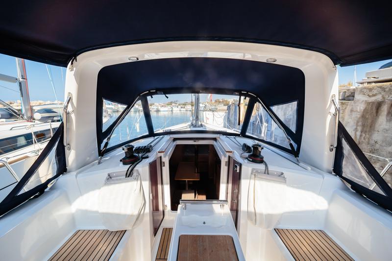 Book yachts online - sailboat - Oceanis 35.1 - Il Moro di Lamezia - Comfort line - rent