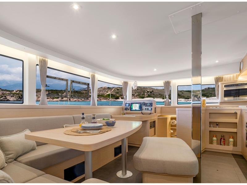 Book yachts online - catamaran - Lagoon 42 - Ferd - Premium line - rent