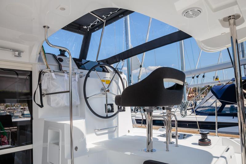 Book yachts online - catamaran - Lagoon 40 - Gelso - Premium line - rent