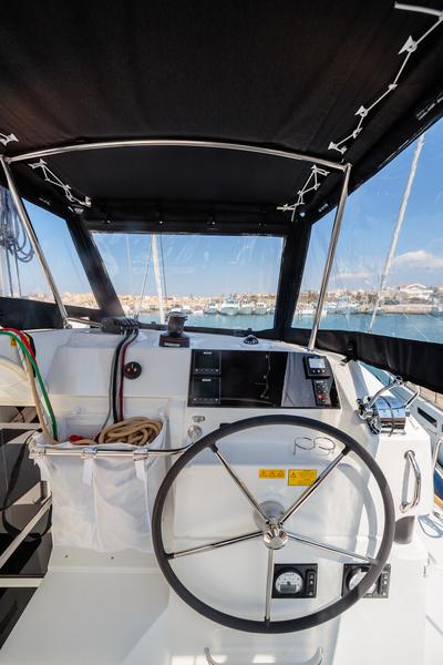 Book yachts online - catamaran - Lagoon 40 - Gelso - Premium line - rent
