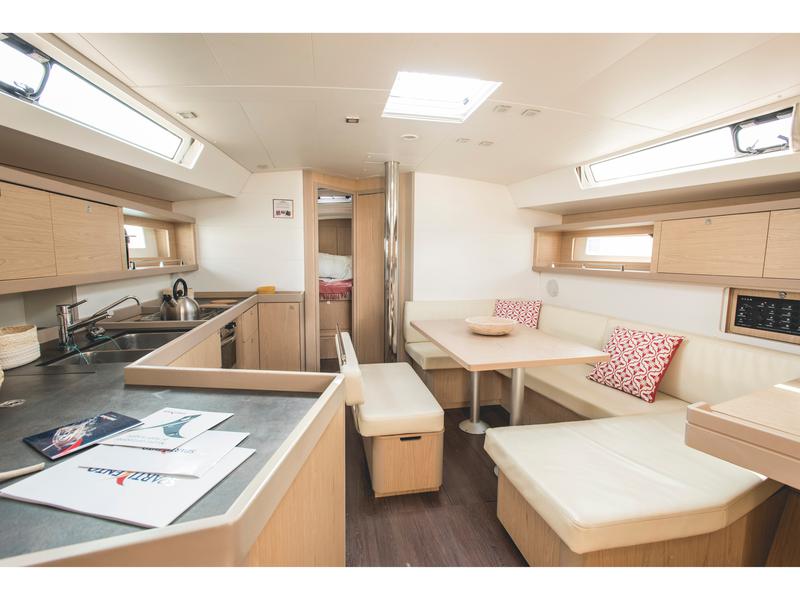 Book yachts online - sailboat - Oceanis 45 - Skylla - Standard line - rent