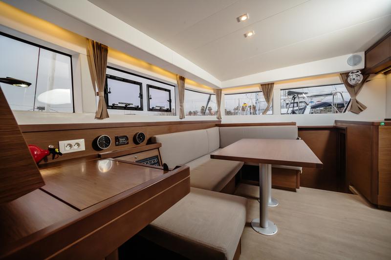 Book yachts online - catamaran - Lagoon 40 - Nereo - Standard line - rent