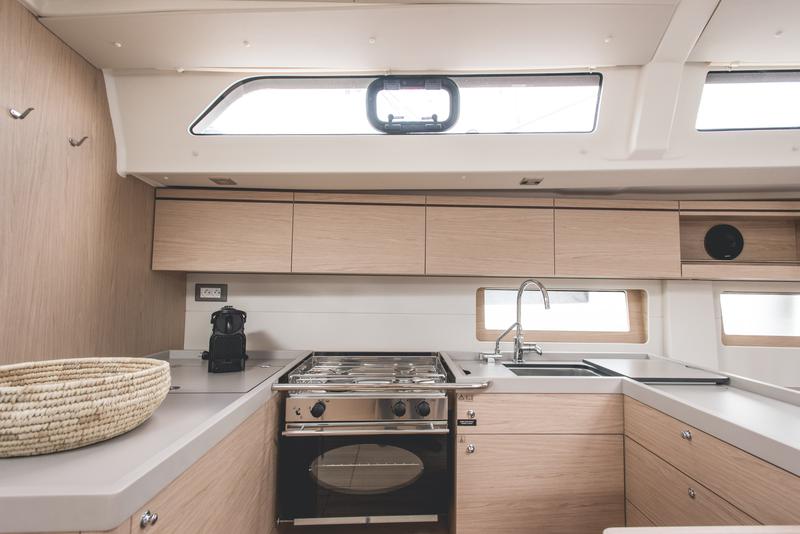 Book yachts online - sailboat - Oceanis 51.1 - Hybris - Premium line - rent