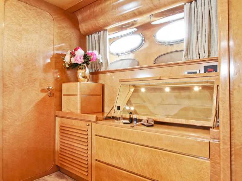 Book yachts online - motorboat - Rizzardi Posillipo Technema 80 - Prime - rent