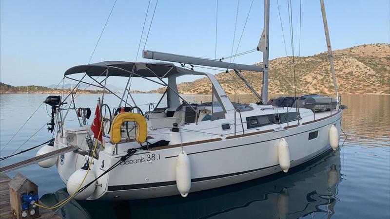 Book yachts online - sailboat - Beneteau Oceanis 38.1 - IDA - rent