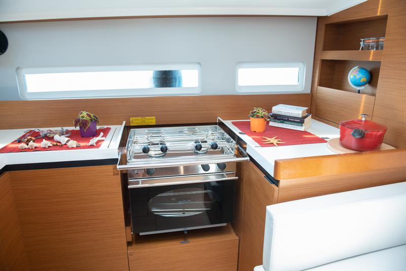 Book yachts online - sailboat - Sun Odyssey 410 - Marianna - rent