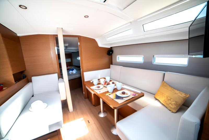 Book yachts online - sailboat - Sun Odyssey 410 - Marianna - rent