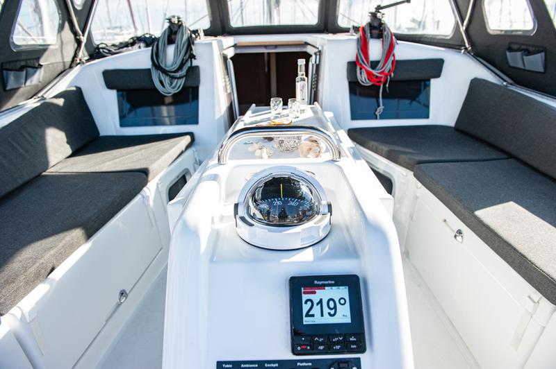 Book yachts online - sailboat - Sun Odyssey 410 - Marianna - rent