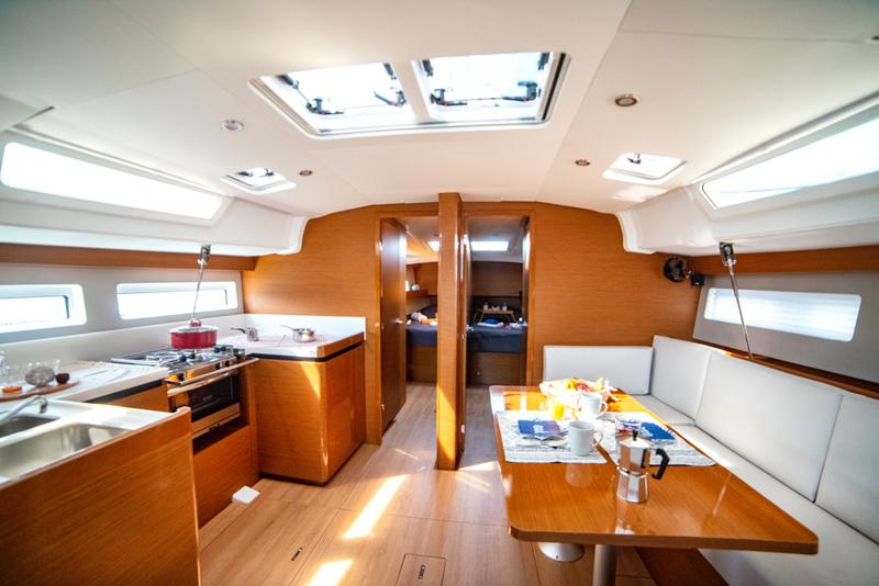 Book yachts online - sailboat - Sun Odyssey 490 - Porto Fino - rent