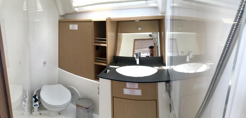 Book yachts online - sailboat - Bavaria Cruiser 41 - Leonidas - rent