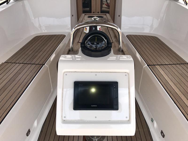 Book yachts online - sailboat - Bavaria Cruiser 41 - Leonidas - rent