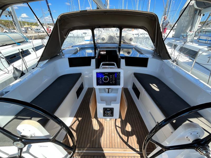 Book yachts online - sailboat - Hanse 418 - Shrimp - rent