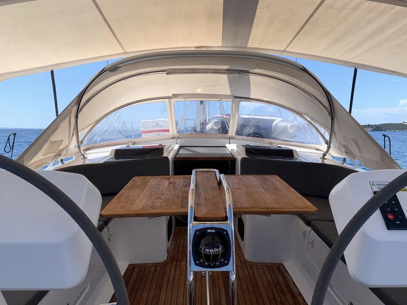 Book yachts online - sailboat - Hanse 458 - Oreo - rent