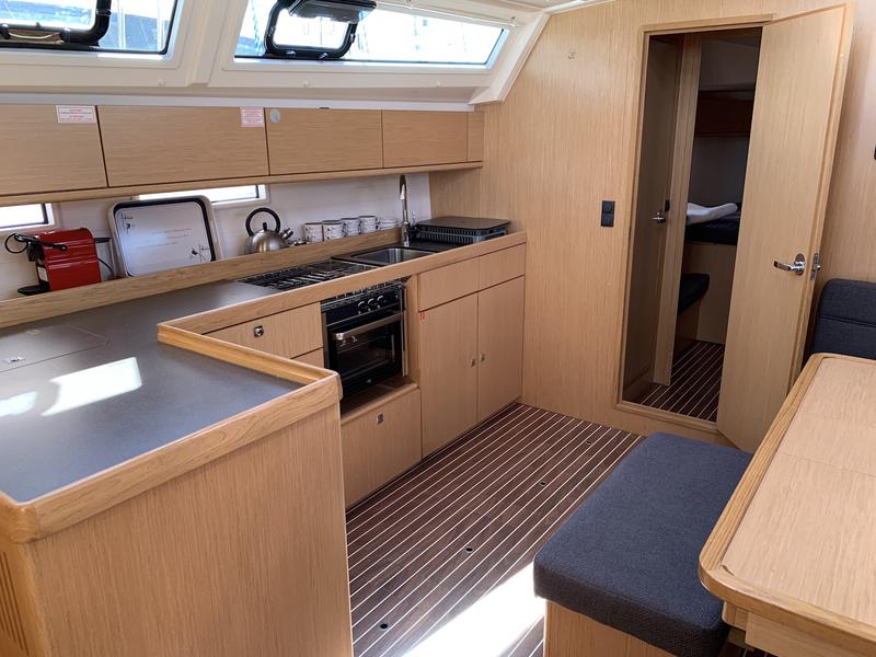 Book yachts online - sailboat - Bavaria Cruiser 46 - Oceanos - rent