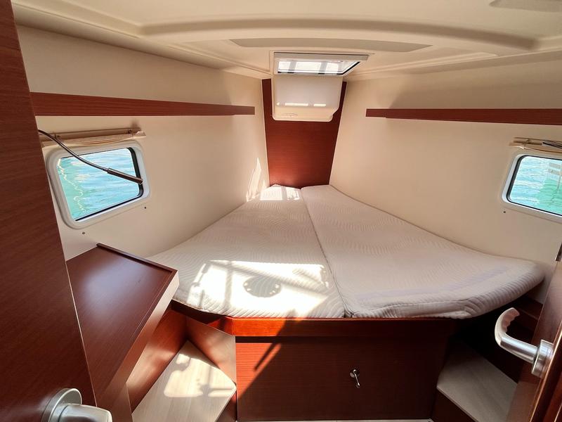 Book yachts online - sailboat - Hanse 418 - Dolce Vita - rent