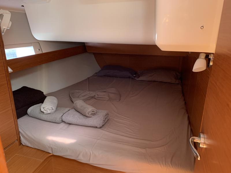 Book yachts online - sailboat - Dufour 460 Grand Large (5 cab) - Salted Caramel - rent