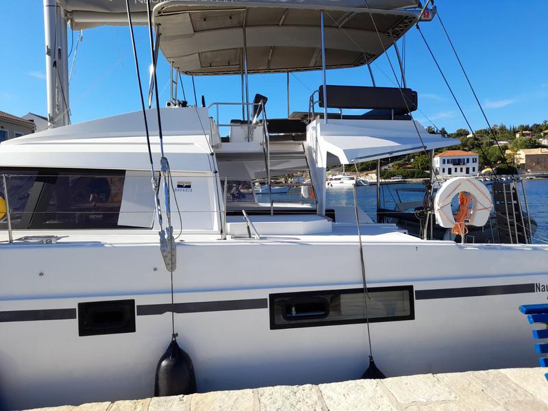 Book yachts online - catamaran - Nautitech 46 - Aquaholic - rent