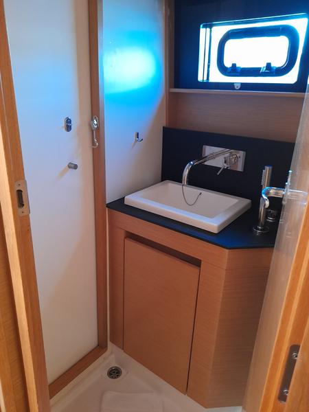 Book yachts online - catamaran - Nautitech 46 - Aquaholic - rent