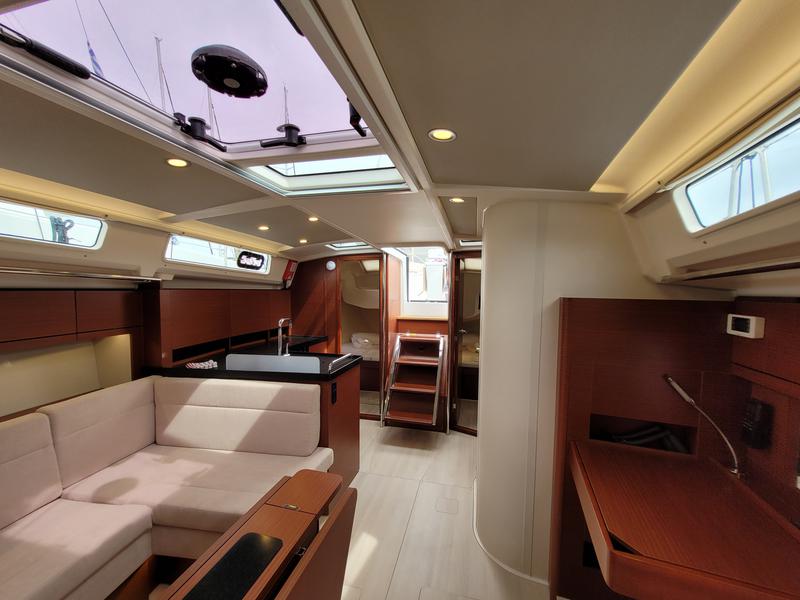 Book yachts online - sailboat - Hanse 418 - heNA - rent