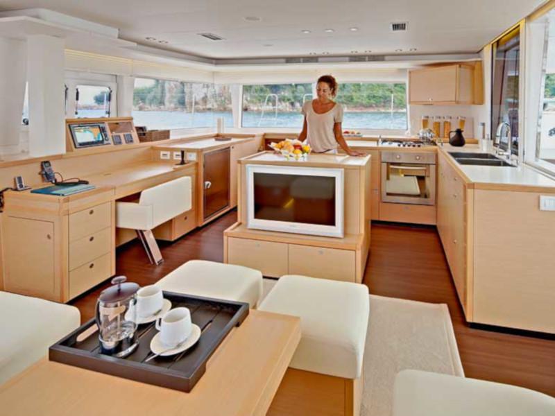 Book yachts online - catamaran - Lagoon 560 - Daddy's Hobby - rent