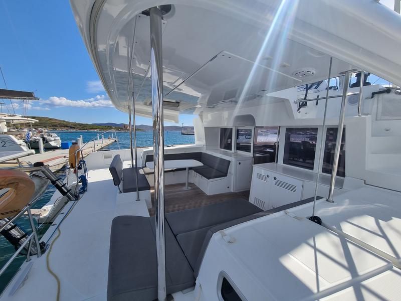 Book yachts online - catamaran - Lagoon 450F - Lalouche - rent