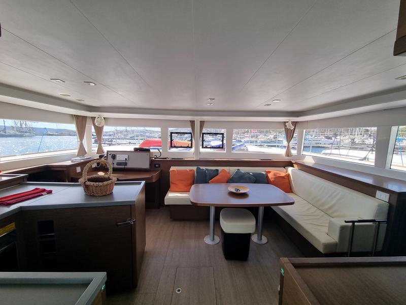 Book yachts online - catamaran - Lagoon 450F - Lalouche - rent