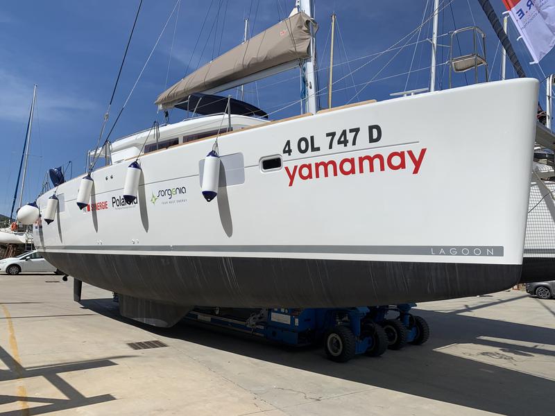 Book yachts online - catamaran - Lagoon 450  Fly (A/C-Generator-Watermaker-SolarPanel) - Corona Borealis - rent