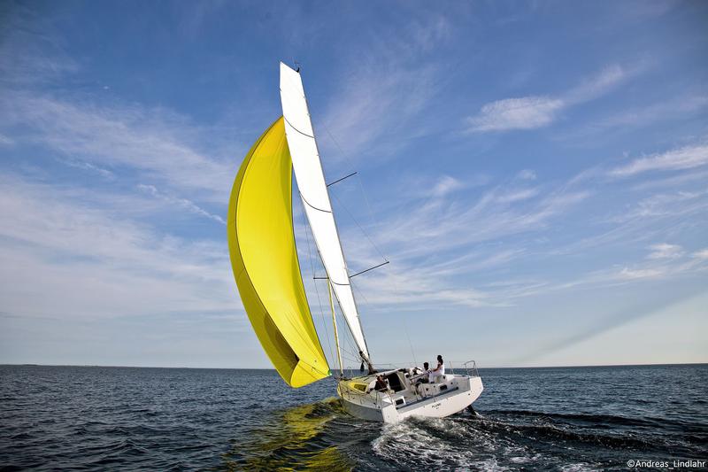 Book yachts online - sailboat - Pogo 12.5 - The one - rent