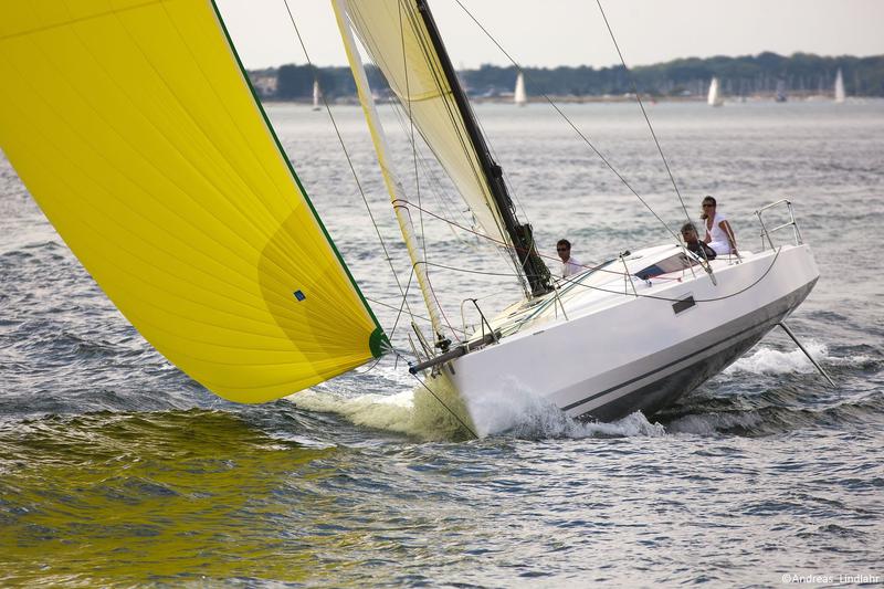 Book yachts online - sailboat - Pogo 12.5 - The one - rent