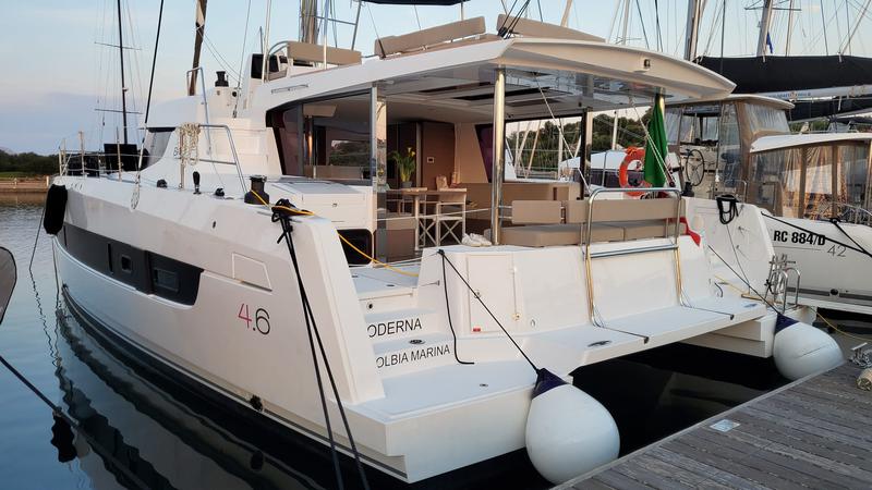 Book yachts online - catamaran - Bali 4.6 - Moderna - A/C, Generator, WM, Solar Panel, BBQ - rent