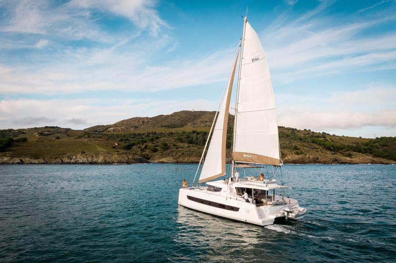 Book yachts online - catamaran - Bali 4.6 - Moderna - A/C, Generator, WM, Solar Panel, BBQ - rent