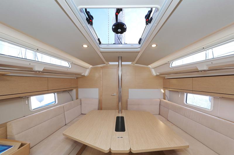 Book yachts online - sailboat - Hanse 388 - LoTi - rent