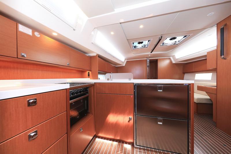Book yachts online - sailboat - Bavaria C45 Style - Katharina - rent