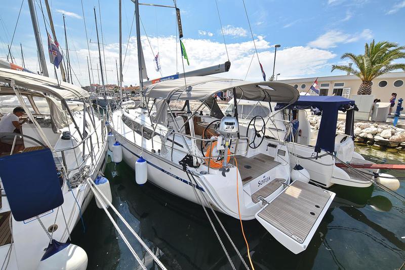 Book yachts online - sailboat - Bavaria Cruiser 37 - Sofija - rent