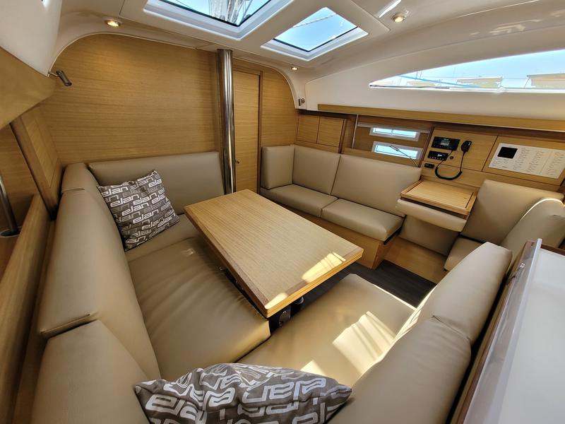 Book yachts online - sailboat - Elan Impression 40.1 - Eliana - rent