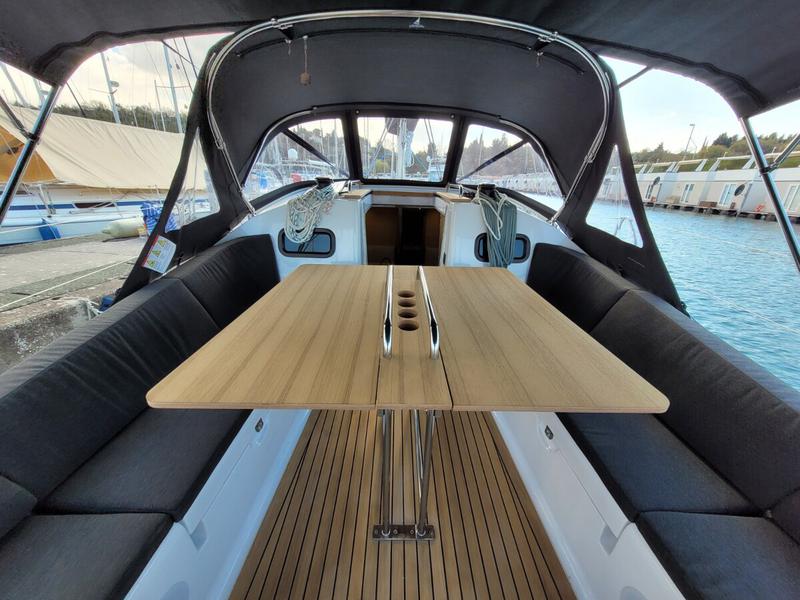 Book yachts online - sailboat - Elan Impression 40.1 - Eliana - rent