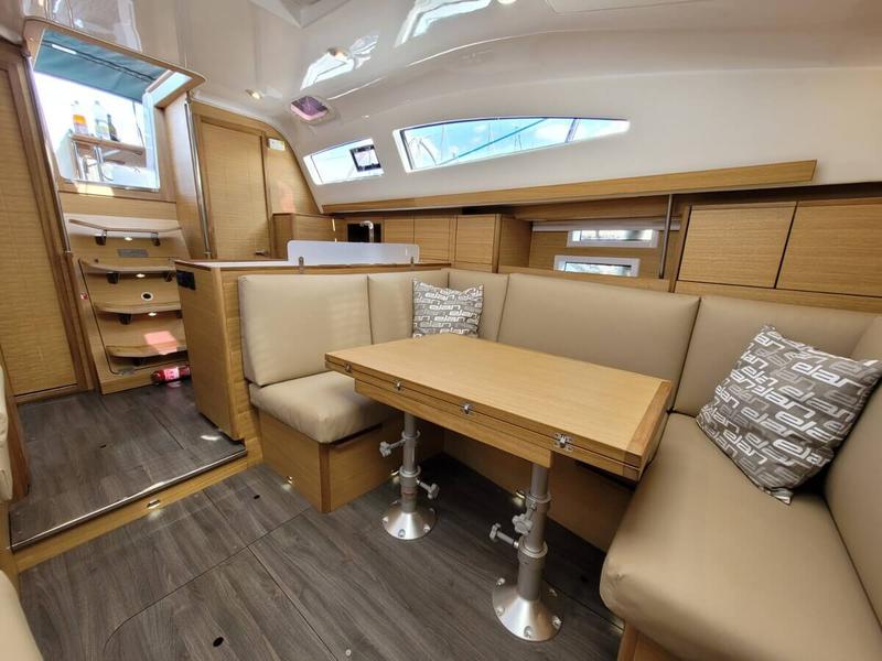 Book yachts online - sailboat - Elan Impression 40.1 - Eliana - rent
