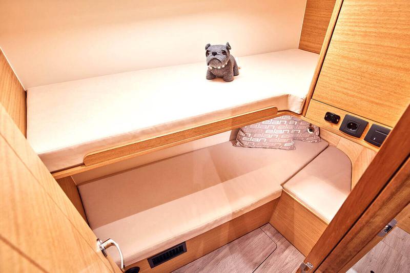 Book yachts online - sailboat - Elan 45.1 Impression - Moon Pearl - rent