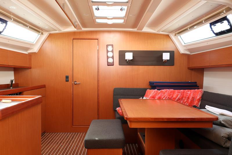 Book yachts online - sailboat - Bavaria Cruiser 46 - Anett - rent